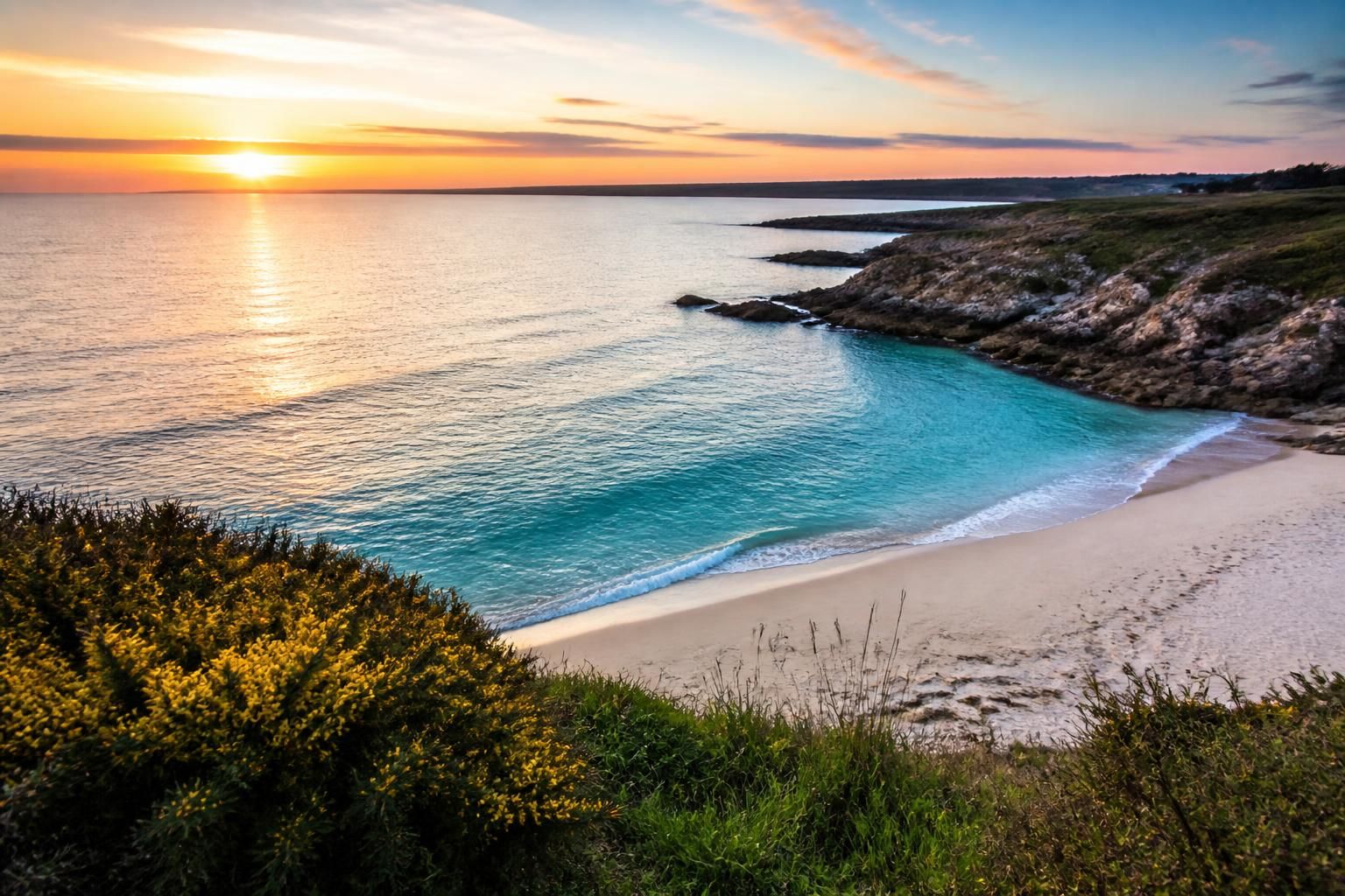 découvrez la presqu'île de rhuys, le joyau secret du morbihan situé au-delà de carnac, un territoire authentique que même les bretons sous-estiment. partez à la découverte de ses paysages préservés, ses plages tranquilles et son riche patrimoine.