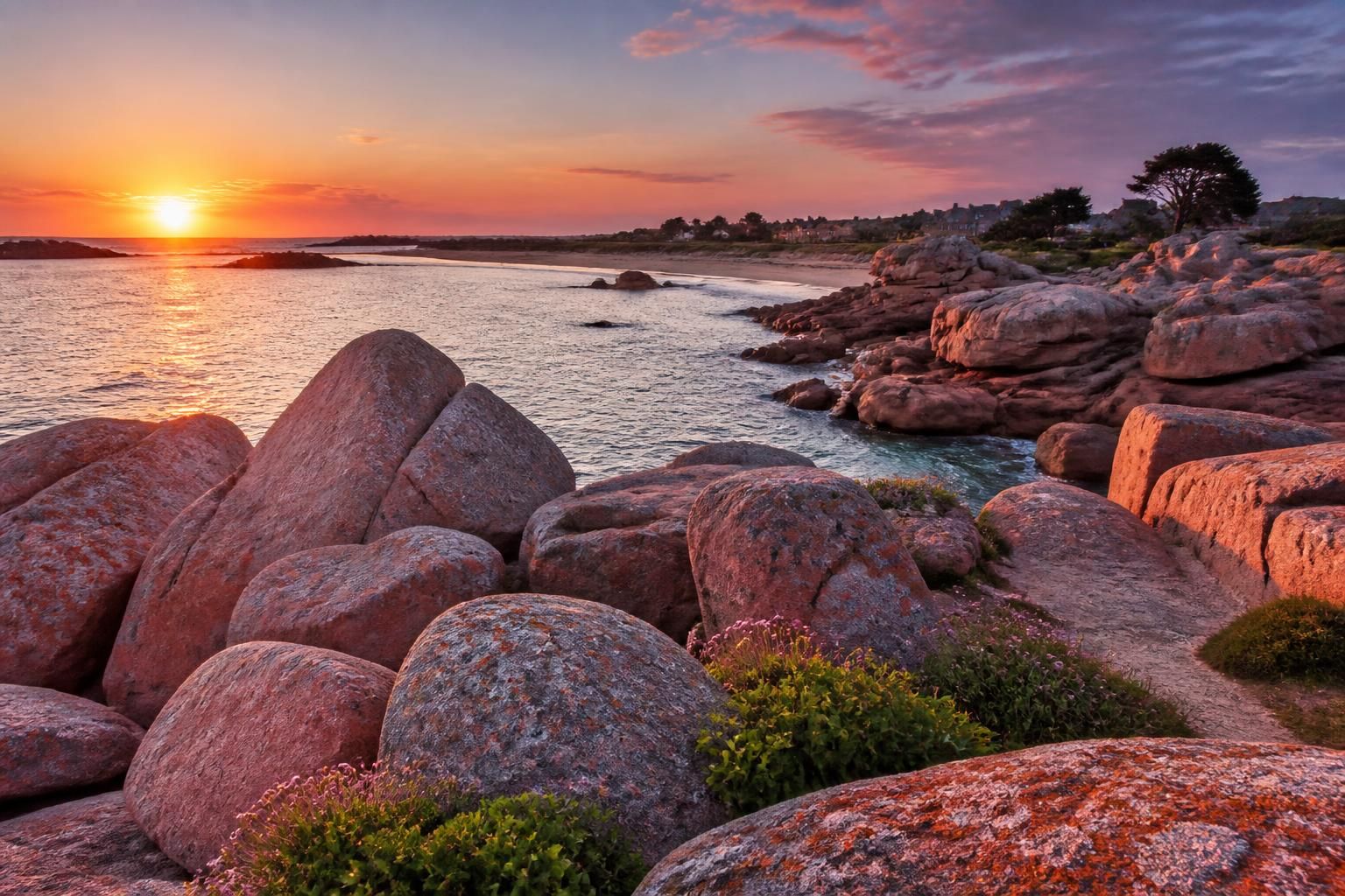 découvrez la magnifique côte de granit rose en bretagne, avec ses célèbres rochers de ploumanac'h et de trégastel, des trésors naturels encore préservés par la charmante ville de perros-guirec.